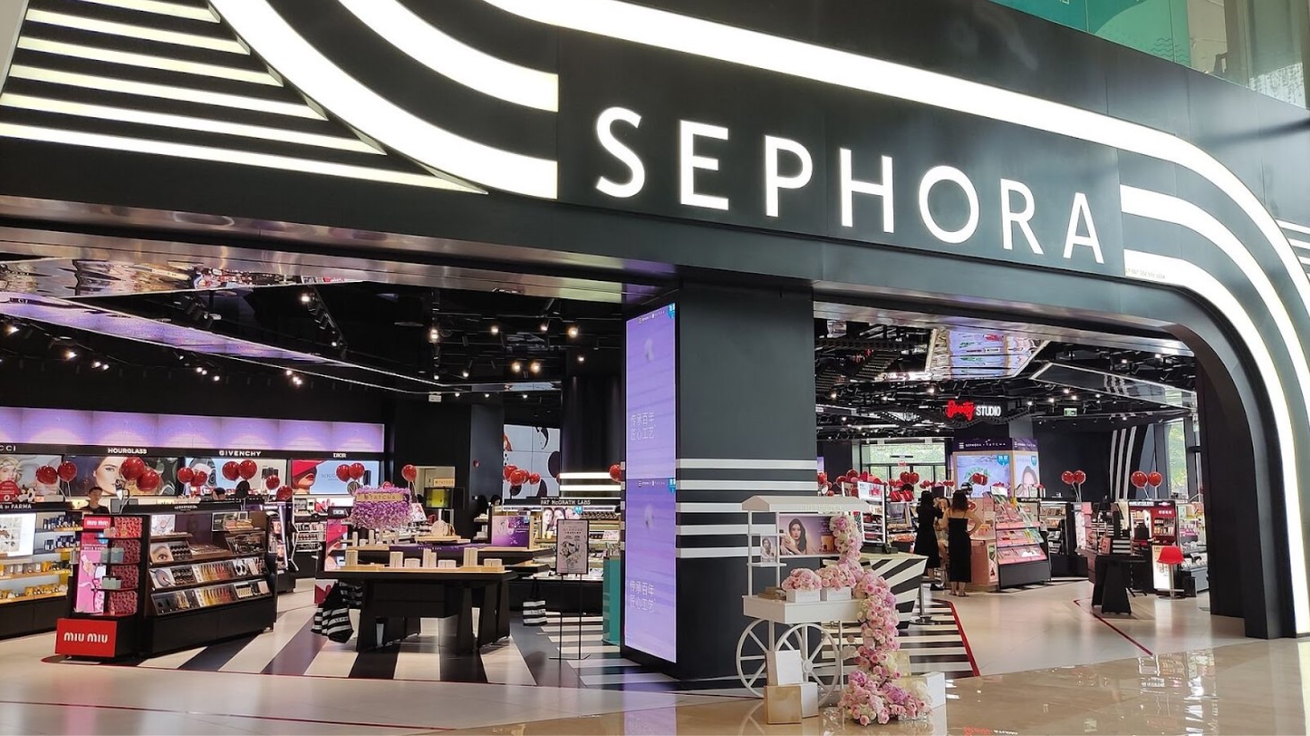 Sephora Under Fire for Selling Lotion Brand that Attracts Spiders ...